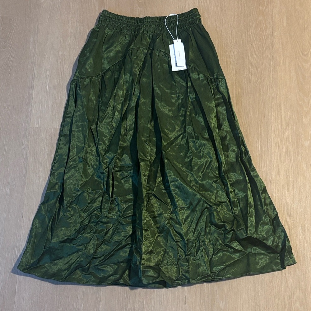 NWT Vince Green Smocked Tiered Midi Skirt size 0